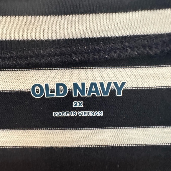 Old Navy Black and White Striped Long Sleeve Top - Picture 3 of 6